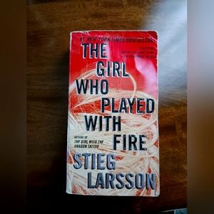 The Girl Who Played with Fire; Millennium Ser- paperback, Larsson, 9780307949509